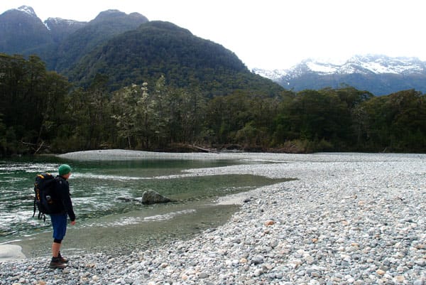 Milford Track in Neuseeland: Wanderer auf der zweiten Etappe.
