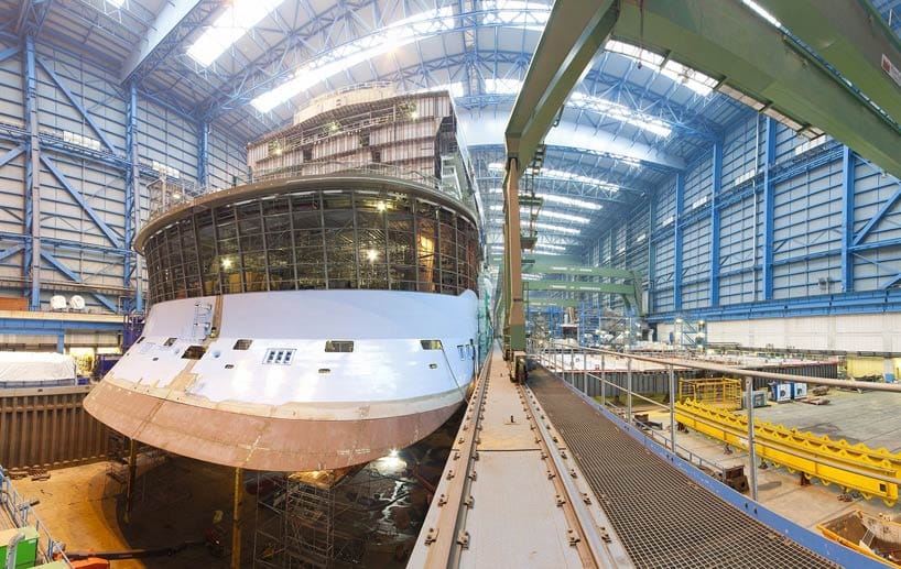 Die "Quantum of the Seas" im Dezember 2013: Die beiden Schiffe der Quantum-Klasse entstehen in der Papenburger Meyer Werft und werden die größten Kreuzfahrtschiffe, die je in Deutschland gebaut wurden.