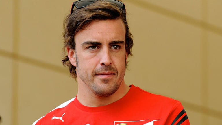 Ferrari-Star Fernando Alonso, der auch in der letzten Formel 1 Saison wieder nur zweiter hinter Sebastian Vettel wurde, trägt die Startnummer 14. Es ist die Glückszahl des Spaniers, denn am 14. Juli 1996 hat er im Alter von 14 Jahren mit der Startnummer 14 die Kart-WM gewonnen.