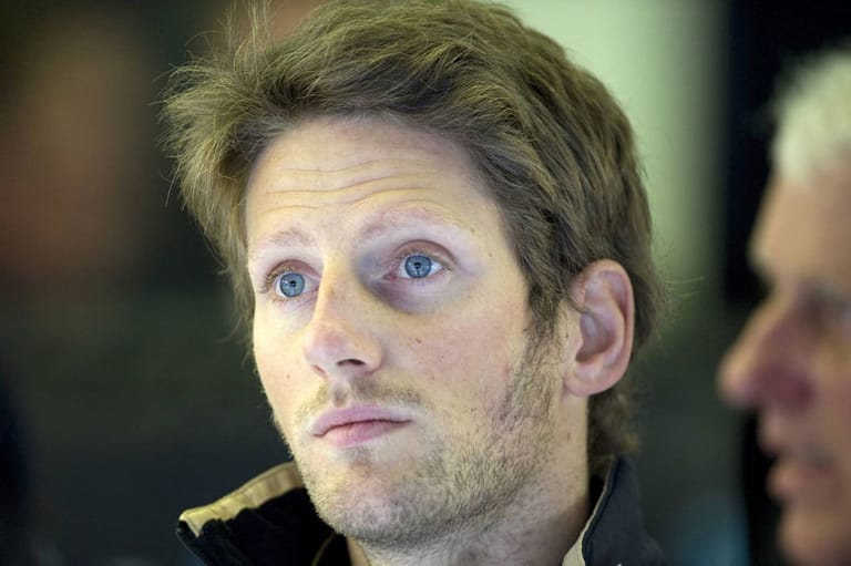 Der Franzose Roman Grosjean fährt mit der Nummer 8 auf seinem Lotus. Mit dieser hat er 2013 seine beste Karriere-Leistung erreicht.