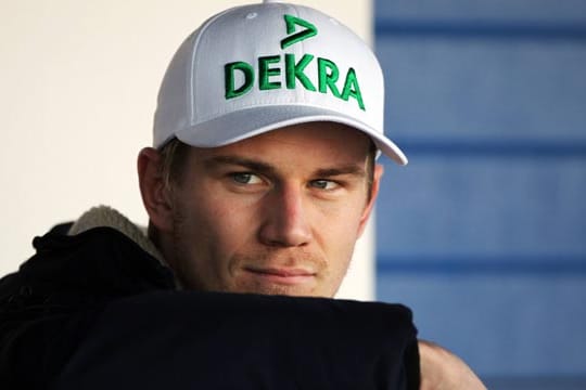 Nico Hülkenberg, der in dieser Formel 1 Saison wieder für das Sahara Force India Team fährt, trägt die Startnummer 27. Legenden wie Gilles Villeneuve, Nigel Mansell, Alain Prost, Jean Alesi und Ayrton Senna waren bereits mit ihr unterwegs.