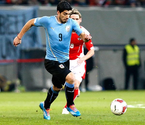 Der dritte große Ausstatter: Neben Adidas und Nike zählt auch Puma zu den Ausrüstern, die prominent im Weltfußball vertreten sind. So gehen zum Beispiel insgesamt neun Nationalteams in Trikots des deutschen Unternehmens bei der WM in Brasilien auf Torejagd. Darunter auch Uruguay mit seinem Superstar Luis Suarez.