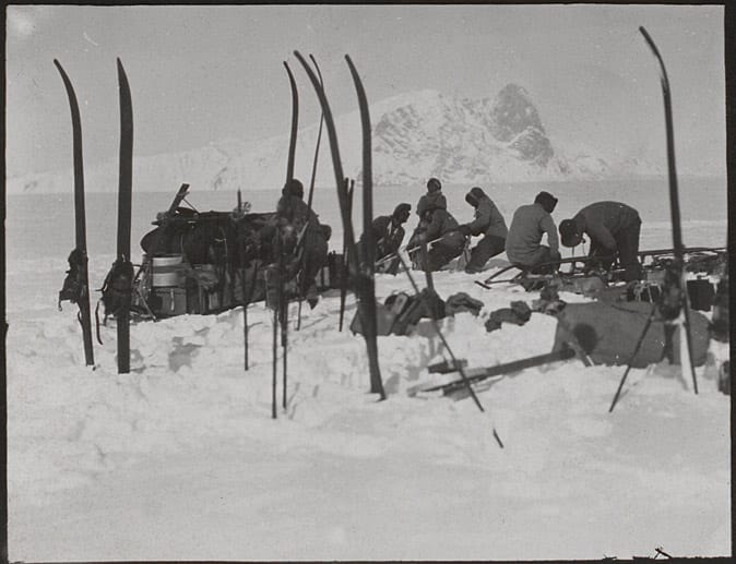 Fotos von R. F. Scotts legendärer Südpol-Expedition 1911/12: Aufbau des Lagers