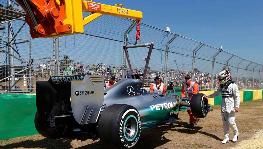 Mercedes gilt als Topfavorit. Im ersten freien Training war für Lewis Hamilton nach einem technischen Defekt allerdings bereits in der ersten Runde Schluss.