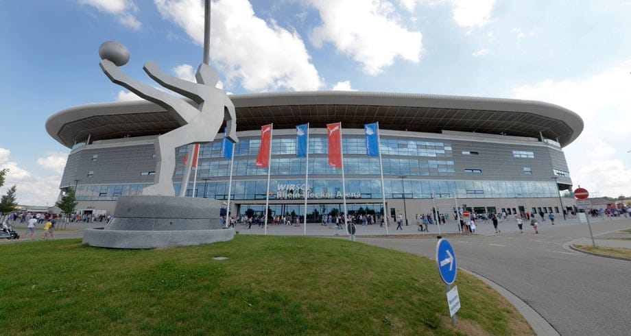 Hoffenheim behält es sich vor, Personen den Zutritt zu verweigern, die "den Verdacht auf eine ansteckenden Krankheit i.S. des Bundesseuchengesetzes oder des Infektionsschutzgesetzes oder den Befall mit Schädlingen aufweisen". Hoffenheim behält es sich vor, Personen den Zutritt zu verweigern, die "den Verdacht auf eine ansteckenden Krankheit i.S. des Bundesseuchengesetzes oder des Infektionsschutzgesetzes oder den Befall mit Schädlingen aufweisen".