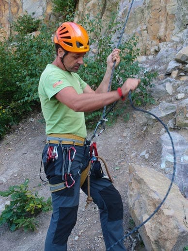 Klettern lernen: Vertrauensvolles Sichern ist das A und O in einer Seilschaft!