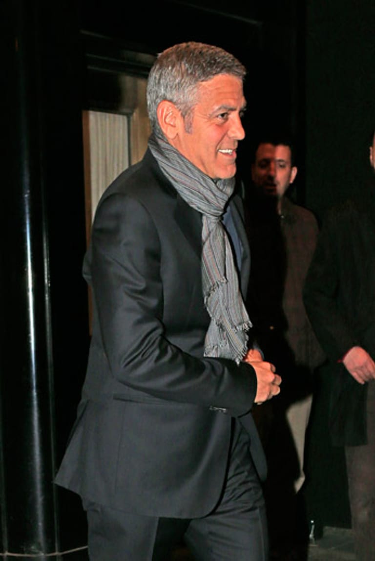 Die Gerüchteküche um Hollywoods begehrtesten Junggesellen brodelt. Denn kurz bevor George Clooney das "Carlyle Hotel" in New York verlässt...