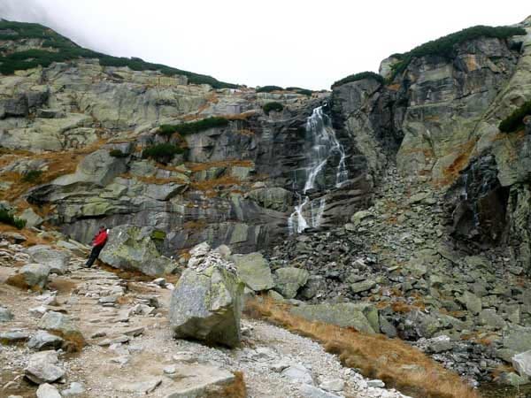 Slowakei, Hohe Tatra: Skok-Wasserfall im Mlynicka Dolina.