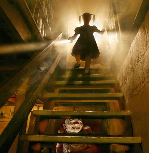 Kellertreppe aus der Serie "Children's Nightmares" von Joshua Hoffine