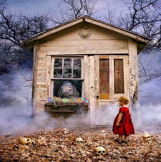 Hütte im Wald aus der Serie "Children's Nightmares" von Joshua Hoffine