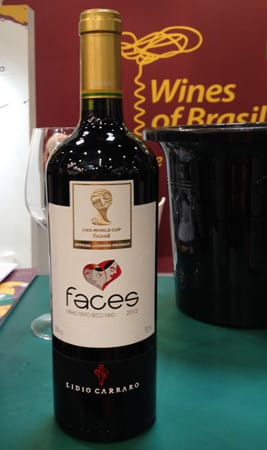 Das Weingut Lidio Carraro will als offizieller Lieferant der FIFA mit seiner WM-Wein-Reihe "Faces" punkten.