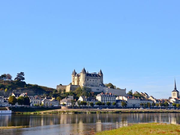 Crémant de Loire nennen dürfen sich nur Produkte, die in dem geografisch eng begrenzten Bereich zwischen den Städten Liré und Cheverny auf 250 Kilometern entlang Frankreichs längstem Fluss Loire entstehen.