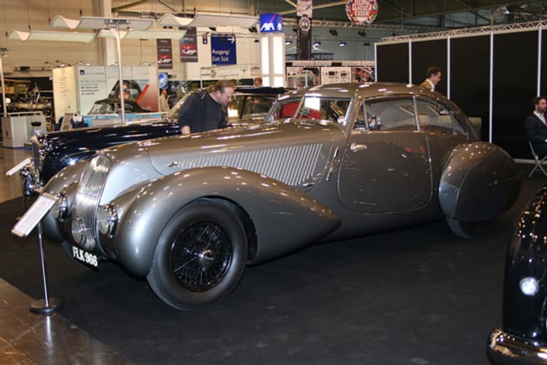 Der Bentley 4 1/4 Litre "Embiricos" aus dem Jahr 1938 brachte es dank Stromlinien-Form auf 207 km/h, während das klobige Grundmodell nur Tempo 145 erreichte.