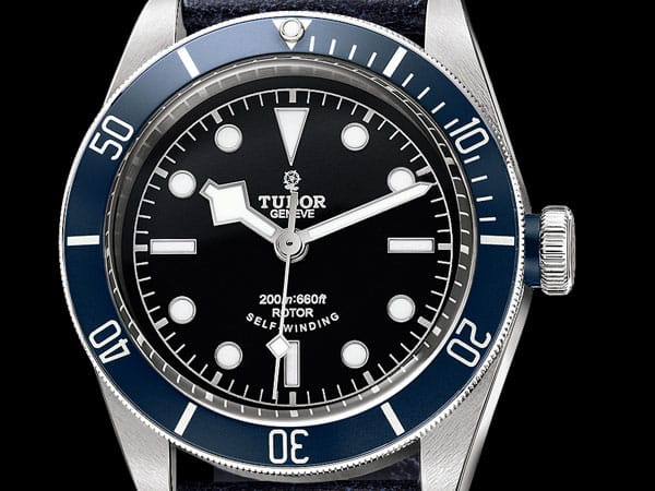 Die Tudor Heritage Black Bay. Im Inneren schlägt das modifizierte ETA-Kaliber 2824. Für diese Uhr wird sich der Preis wohl bei 2500 Euro bewegen.