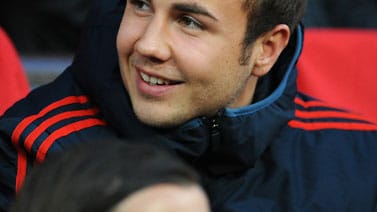 Mario Götze bleibt im Old Trafford zu Beginn nur die Zuschauerrolle. Pep Guardiola lässt den Nationalspieler anfangs auf der Bank, bringt ihn erst eine Viertelstunde vor Spielende.