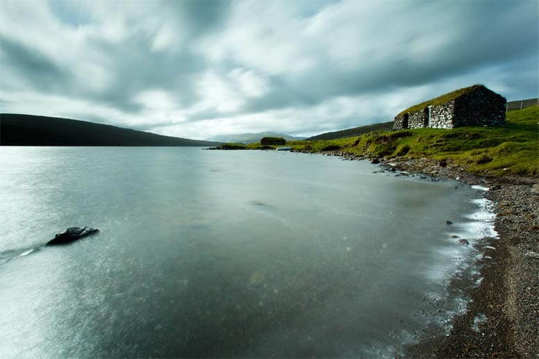 Nicht nur bei Einheimischen ist das Sørvágsvatn jedoch beliebt, viele Besucher der Inselgruppe zwischen Island und Schottland nutzen das Ufer des Sees zu einer Wanderung.
