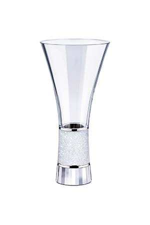 Nur Blumen lassen diese edle Vase von Swarovski (um 450 Euro) noch schöner erstrahlen. Die unzähligen Kristallsteine verleihen der Vase einen außerordentlichen Glanz. Der Fuß in facettiertem, klarem Kristall vollendet das elegante Design. Nur Blumen lassen diese edle Vase von Swarovski (um 450 Euro) noch schöner erstrahlen. Die unzähligen Kristallsteine verleihen der Vase einen außerordentlichen Glanz. Der Fuß in facettiertem, klarem Kristall vollendet das elegante Design.