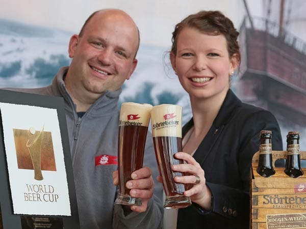 Die Störtebeker Braumanufaktur gewann mit dem Störtebeker Roggen-Weizen den Titel in der Kategorie "German Style Dark Wheat Beer".