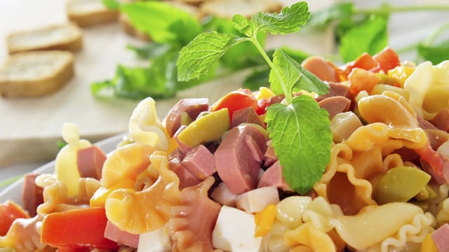 Nudelsalat kommt immer gut an Nudelsalat kommt immer gut an