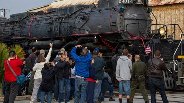 Sehenswürdigkeit: Acht „Big Boys“ existieren noch in verschiedenen Museen verteilt durch die ganze USA. Nun hat sich die Eisenbahngesellschaft Union Pacific dazu entschieden, eine davon zu restaurieren und wieder in Betrieb zu nehmen.