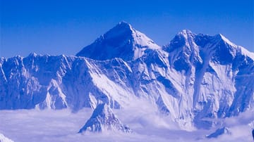 Das Dach der Welt: der Mount Everest, mit 8848 Metern der höchste Gipfel der Erde.