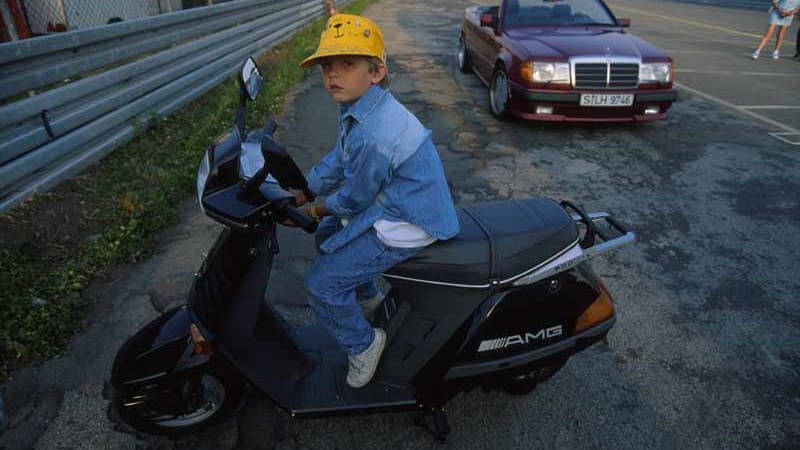 Nico Erik Rosberg wird am 27. Juni 1985 im hessischen Wiesbaden geboren. Der Sohn des Formel-1-Weltmeisters Keke ist als Kind bereits oft an den Rennstrecken mit dabei.