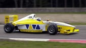 Seine Rennfahrer-Laufbahn beginnt Nico im Kart und feiert erste Erfolge. 2002 ist er in der Formel BMW unterwegs. Er startet für das Team Rosberg, das seinem Vater gehört. Der Musiksender VIVA begleitet den Nachwuchspiloten in dieser Saison.