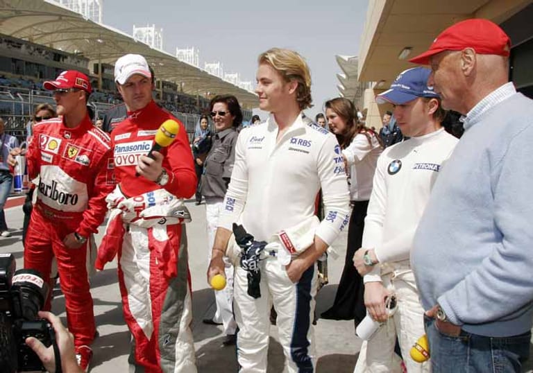 Mit Michael Schumacher (li.) , Ralf Schumacher (2.v.li.), und Nick Heidfeld (2.v.re.) bildet Rosberg (Mi.) ein deutsches Quartett in der Königsklasse des Motorsports.