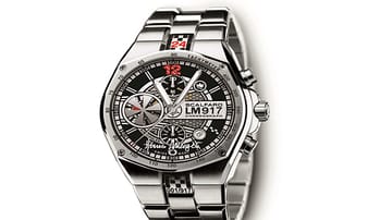 Das neueste Schmuckstück der Brüder Kuhnle und ihrer Uhrenfirma Scalfaro: Der LM 917 Hans Mezger Chronograf zollt dem Porsche 917-Rennwagen Tribut. Die Uhr enthält Originalteile eines der Rennwagen. Auf jedem Chronografen ist neben der Signatur von Hans Mezger auch eine Gravur mit der individuellen Nummer des jeweiligen Exemplars sichtbar.