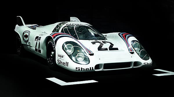 Der Porsche 917 gilt als Rennwagen des Jahrhunderts und sein Zwölfzylinder als Geniestreich des Motorenbaus. Das Auto geht auf die Initiative von Ferdinand Piech zurück und wurde von Hans Mezger entwickelt.