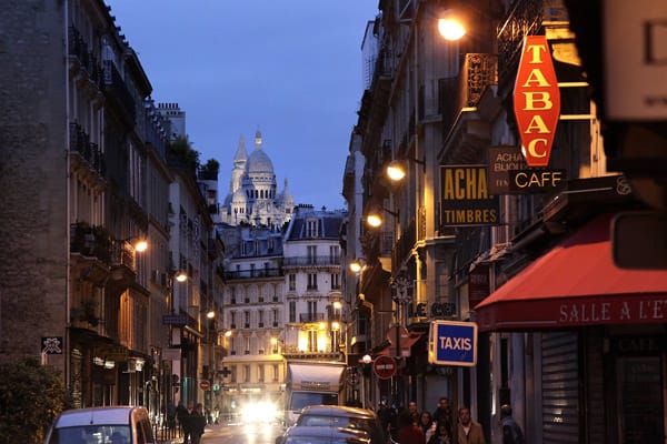 Heute ein wenig verfallen, doch noch immer eines der Zentren für versteckte Gourmet-Genüsse: Der Stadtteil Montmartre in Paris.