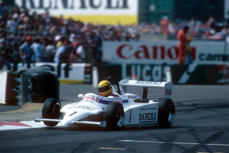 Die nächste Station Sennas ist die britische Formel 3. Hier bekommt er es 1983 mit Martin Brundle zu tun, setzt sich aber schlussendlich durch und gewinnt auch diese Meisterschaft. Bereits zu dieser Zeit trägt Senna seinen typischen gelben Helm.