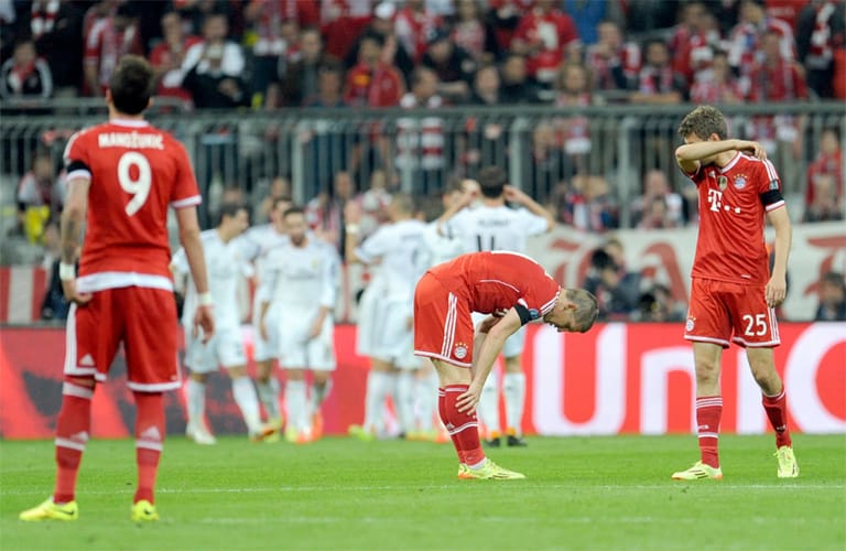 Derbes Scheitern: Mit 0:4 unterlag der FC Bayern im Halbfinale der Champions-League-Saison 2013/2014 gegen Real Madrid. Dadurch fand der Traum der Münchner von der Titelverteidigung ein jähes Ende.