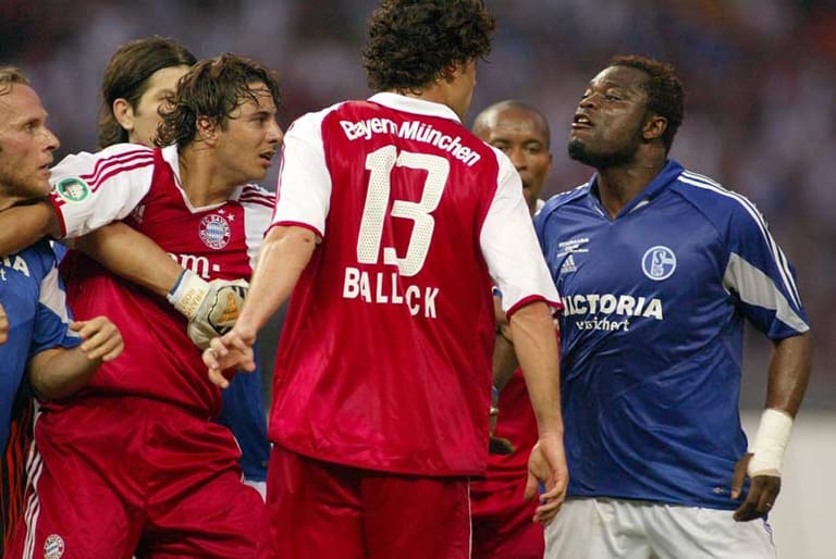 2004/05: FC Bayern München - FC Schalke 04 2:1 Hoch her geht es im Endspiel zwischen Meister und Vize-Meister. Das Siegtor für die Bayern besorgt Hasan Salihamidzic.