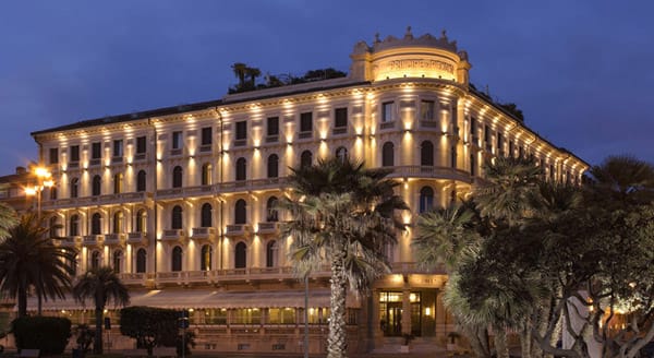 Die glanzvolle Seite der Maremma erleben Sie im Grand Hotel Principe di Piemonte (ab 116 Euro). Das historische Grandhotel an der toskanischen Küste verkörpert noch heute den Glamour des frühen Luxustourismus. Das Restaurant verfügt über einen Michelin-Stern.
