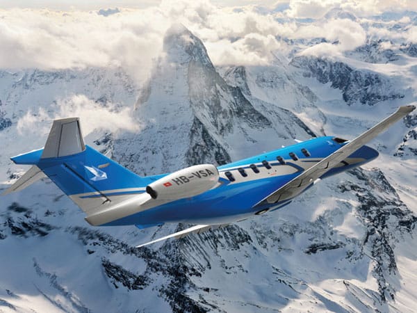 Die PC-24 bringt einen sicher über jeden Berg der Welt. Ihre maximale Flughöhe liegt bei 13.716 Metern.