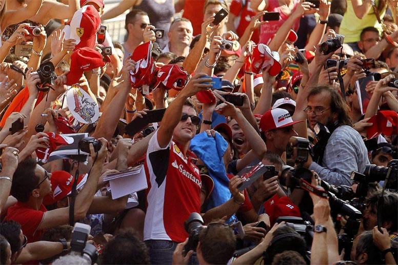 Der Superstar in Spanien ist Fernando Alonso. Er hofft bei seinem Heim-GP auf ein gutes Ergebnis.