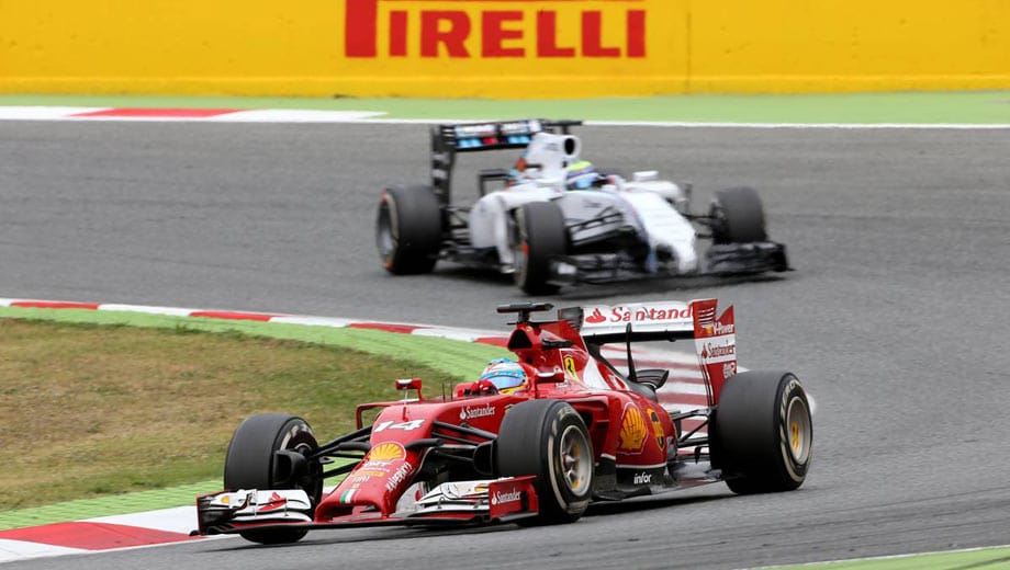 Fernando Alonso wird nach seinem Podiumsbesuch von China in seiner Heimat nur Sechster. In der WM-Wertung ist er Dritter.