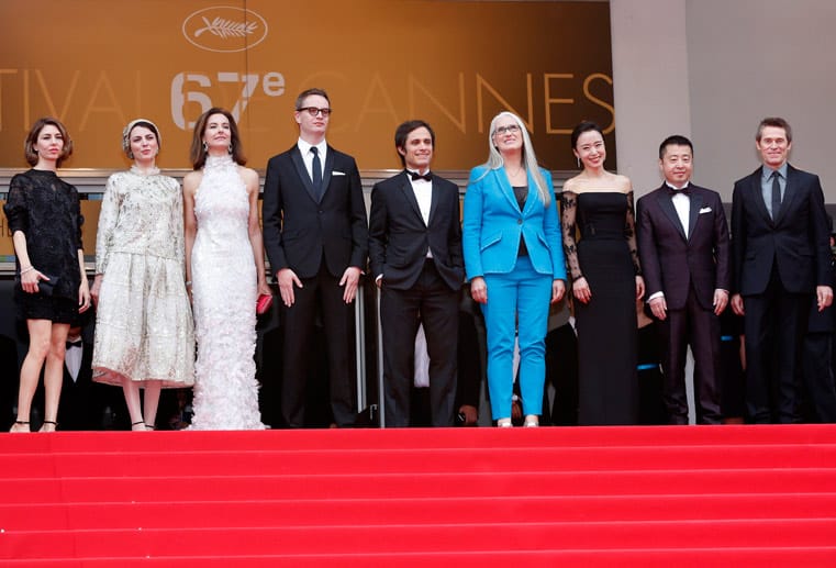 Und das ist die Cannes-Jury von 2014 (von links nach rechts): Regisseurin Sofia Coppola, die iranische Schauspielerin Leila Hatami, die französische Schauspielerin Carole Bouquet, der dänische Regisseur Nicolas Winding Refn, der mexikanische Schauspieler Gael Garcia Bernal, die neuseeländische Regisseurin Jane Campion, die koreanische Schauspielerin Jeon Do-yeon, der chinesische Regisseur Jia Zhangke und der US-Schauspieler Willem Dafoe.