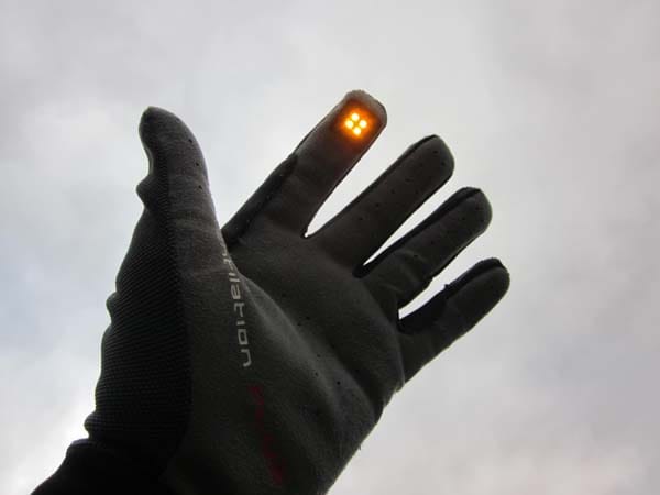 Blinker fürs Fahrrad: Blinker-Handschuh mit LED.
