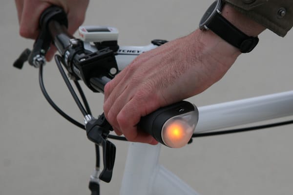 Blinker für Fahrradfahrer: Blinkergrips.