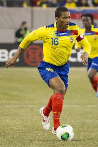 Der 28-Jährige gilt als einer der schnellsten Spieler des Planeten und läuft normalerweise für Manchester United auf dem Flügel auf. Gut möglich, dass er mit seinen "Dreifarbigen" in Brasilien für eine Überraschung sorgt. So wie bei der WM 2006 in Deutschland, als den Südamerikanern der Einzug ins Achtelfinale gelang.