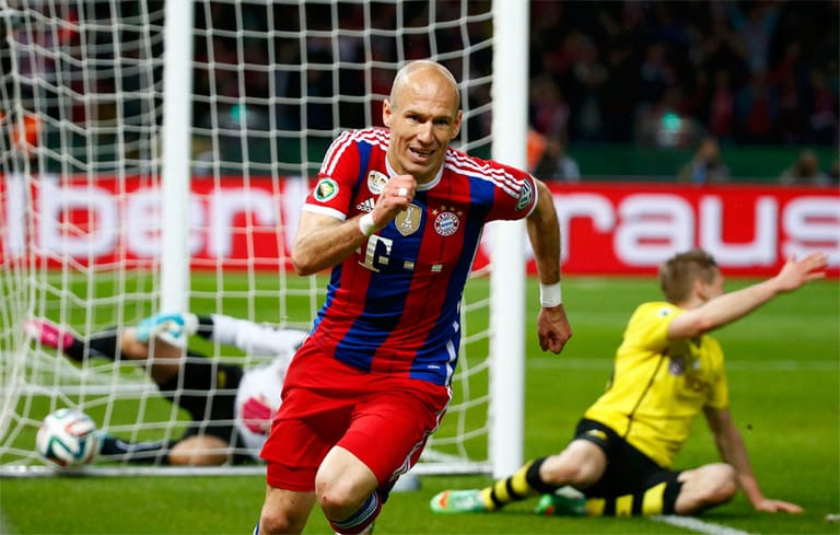 In der Verlängerung jubelt dann der FC Bayern. Arjen Robben überwindet 13 Minuten vor Abpfiff Dortmunds Schlussmann Roman Weidenfeller und bringt den Rekordmeister so auf die Siegerstraße.
