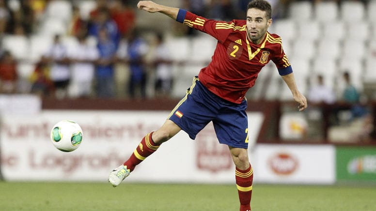 Daniel Carvajal macht bei Welt- und Europameister Spanien die rechte Seite dicht. Der 22-Jährige hat enorm von seiner Leihe an Bayer Leverkusen profitiert, in der Saison 2012/2013 lief er für die Werkself auf. In der aktuellen Spielzeit ist Carvajal bei Real Madrid absoluter Stammspieler und zeigt exzellente Leistungen.