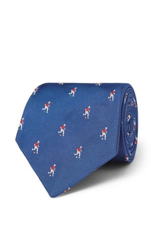 Diese Luxus-Krawatte von Paul Smith (über Mr. Porter um 115 Euro) aus reiner Seide kleidet Sie nicht nur zum Fan-Event stilvoll. Mit einem dunkelblauen Anzug spielen Sie auch im Büro in der ersten Style-Liga.