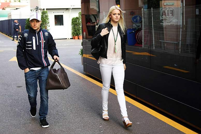 Die blonde Schönheit und Ex-Olympia-Athletin Emilia Pikkarainen begleitet ihren Freund Valtteri Bottas zu Circuit de Monaco.