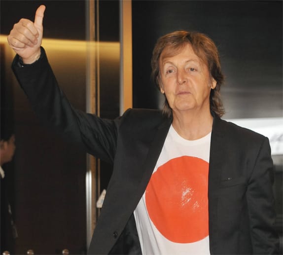 Seit dem 4. Mai 2013 befindet sich der Rocker auf einer Welttournee und tritt in Amerika, Asien, Südamerika, Europa und Zentralamerika auf. Insgesamt sind es mehr als 60 Konzerte. Paul McCartney wird am 18. Juni 2014 72 Jahre alt.