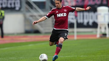 Nach drei Jahren verlässt Markus Feulner Absteiger 1. FC Nürnberg und schließt sich dem FC Augsburg an. Der 32-jährige Mittelfeldspieler absolvierte bereits 160 Bundesligaspiele für Mainz 05, den 1. FC Köln, Borussia Dortmund und Bayern München.