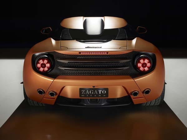 Das Heck zieren beim Zagato runde Leuchten anstelle der eckigen Modelle beim Gallardo. Der Lamborghini 5-95 Zagato bleibt ein Einzelstück und rollt in die Garage des Schweizer Sammlers Albert Spiess.