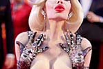 Die Transsexuellen-Ikone Amanda Lepore (46) trug das gewagteste Dekolleté des Abends.